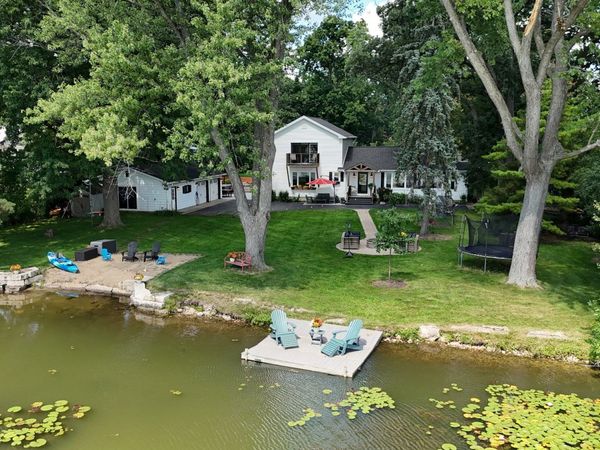 142 Augusta Street , Grayslake, IL 60030