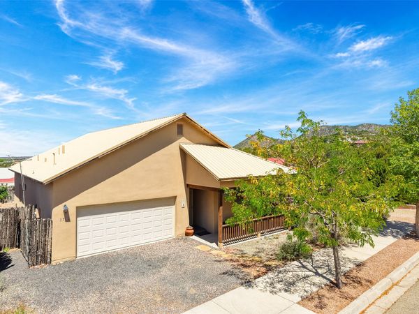 3753 Valmora Road , Santa Fe, NM 87505