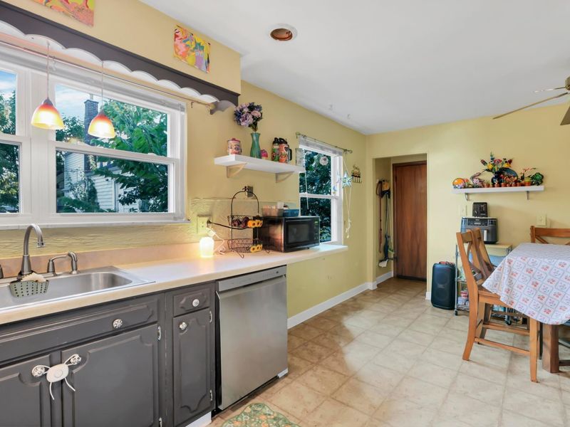 828 Wiltshire Road, Columbus, OH 43204 Photo 14