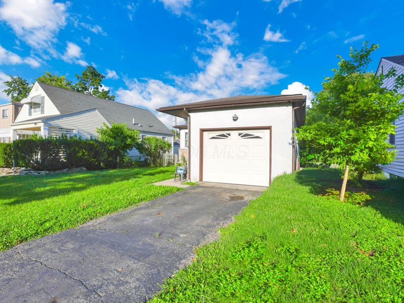 828 Wiltshire Road, Columbus, OH 43204 Photo 6