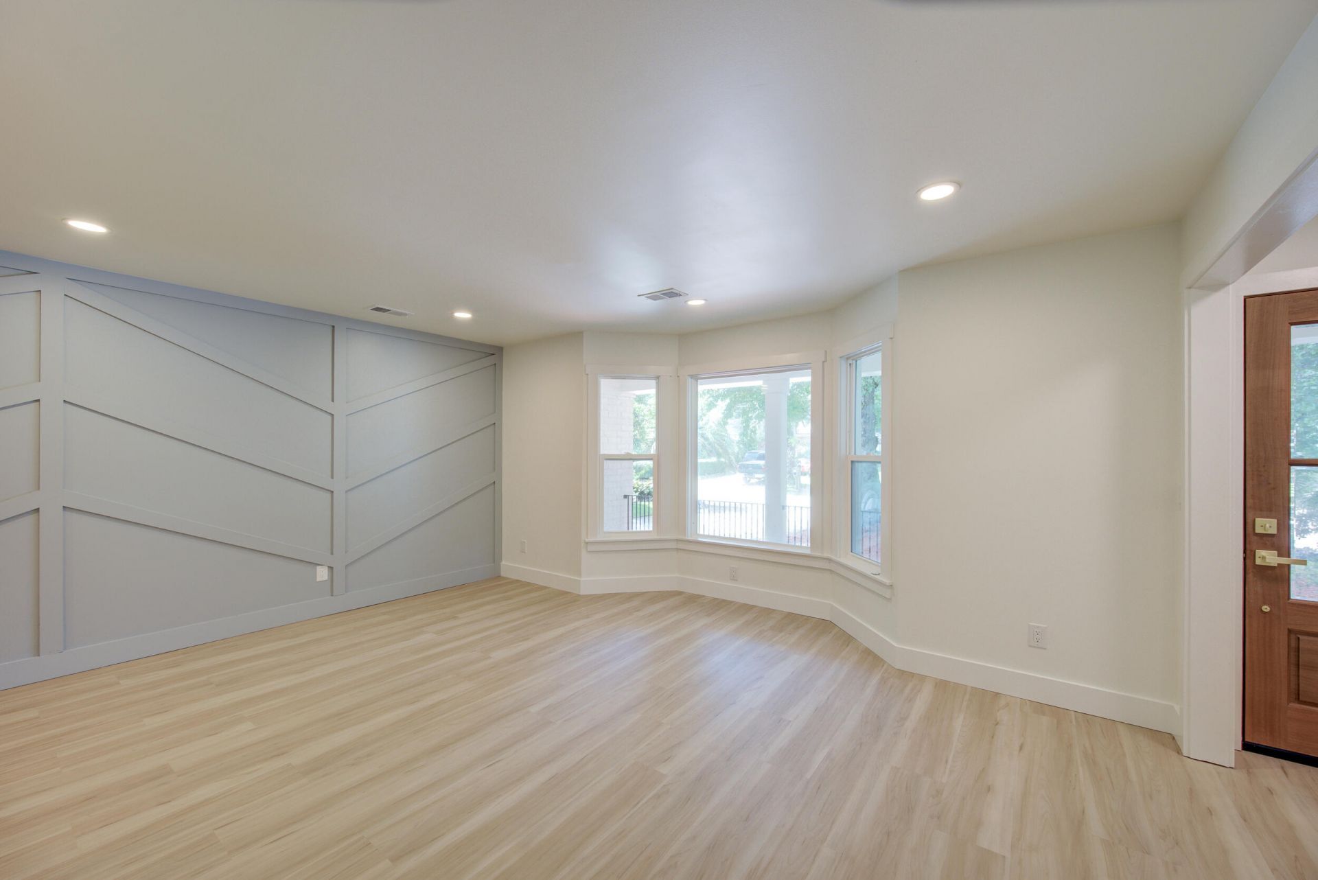 1232 Silverleaf Circle Photo 4