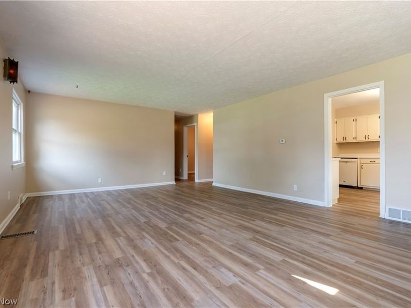3045 Bayer Circle, Massillon, OH 44646 Photo 4