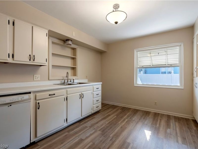 3045 Bayer Circle, Massillon, OH 44646 Photo 6
