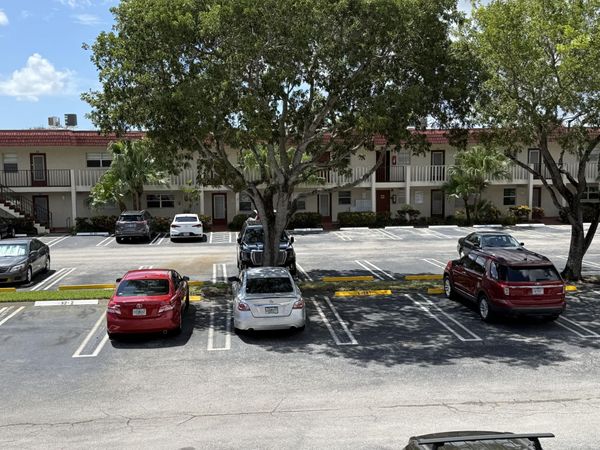 31 Abbey Lane, Unit 206, Delray Beach, FL 33446