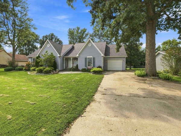 711 Laura Lane, Sweetser, IN 46987