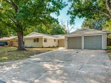 6904 Jewell Avenue, Fort Worth, TX 76112