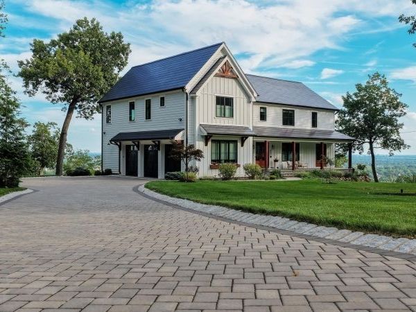 610 Johnston Dr, Watchung, NJ 07069