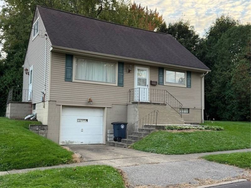 2424 Cooledge Avenue, Akron, OH 44305 Photo 2