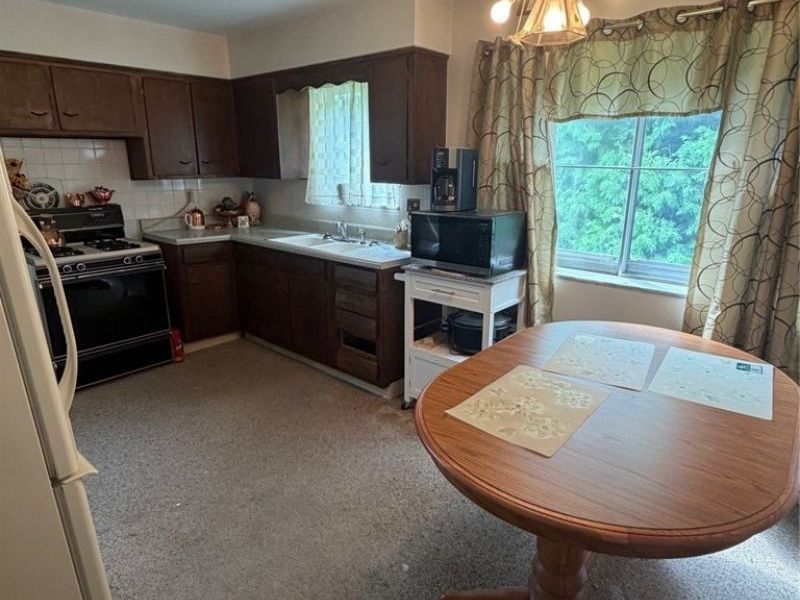 2424 Cooledge Avenue, Akron, OH 44305 Photo 8