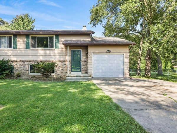 718 Bickley Court, Stoughton, WI 53589