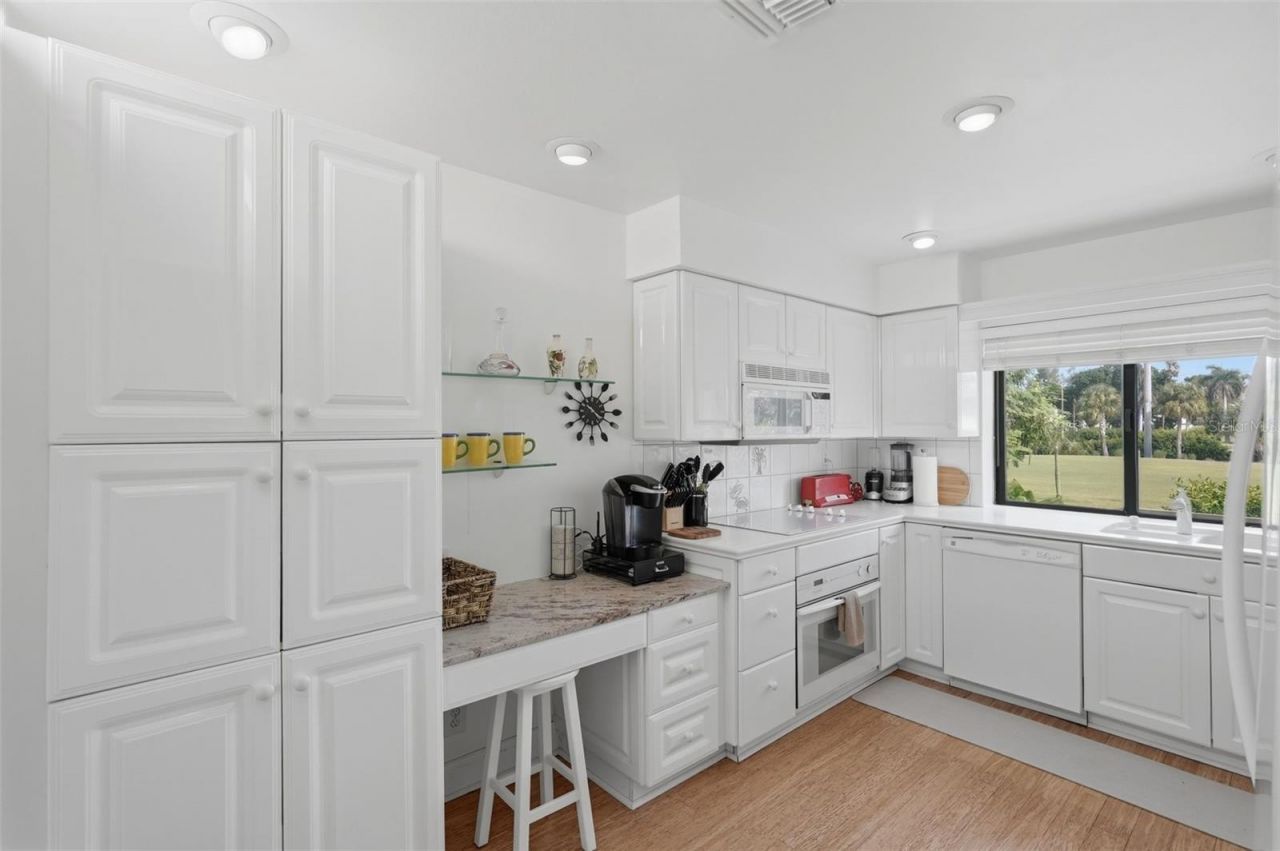 5619 Escondida Boulevard S, Saint Petersburg, FL 33715 Photo