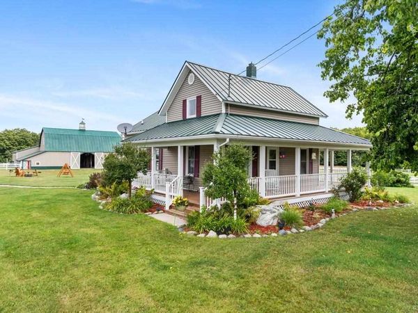 2324 W Van Road, Pellston, MI 49769