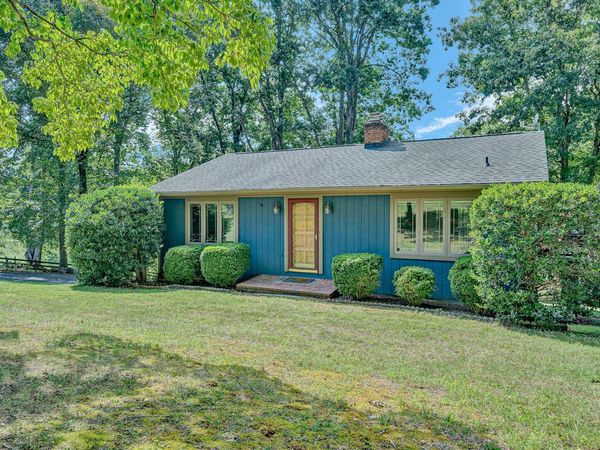 3341 Nemmo RD , Vinton, VA 24179
