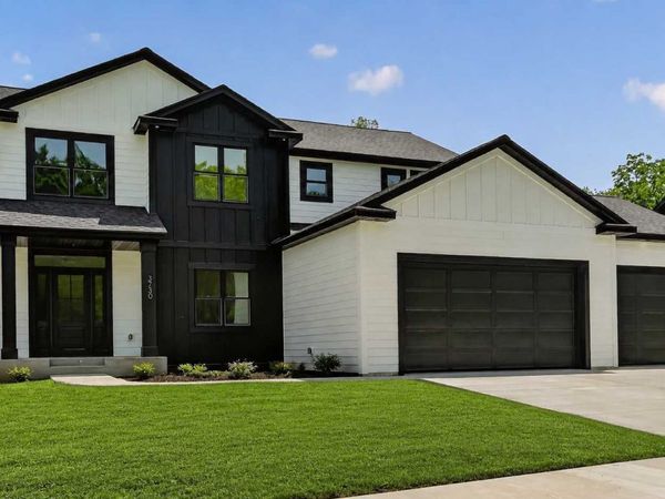 3730 Stonehedge Drive NE, Rochester, MN 55906