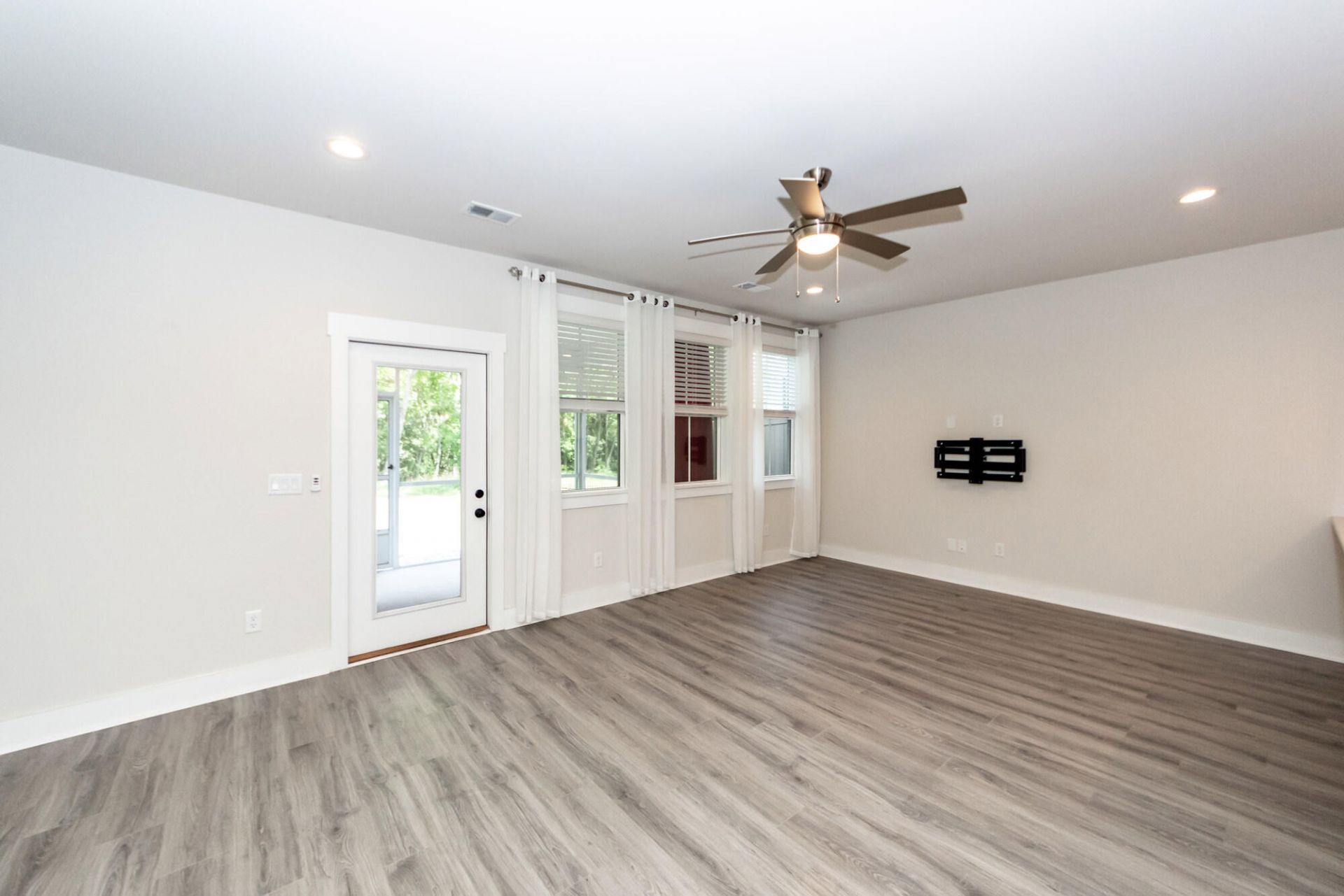 7722 Park Gate Drive Photo 12