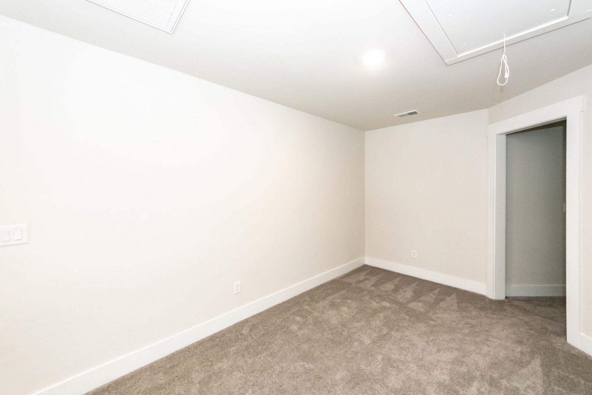 7722 Park Gate Drive Photo 27