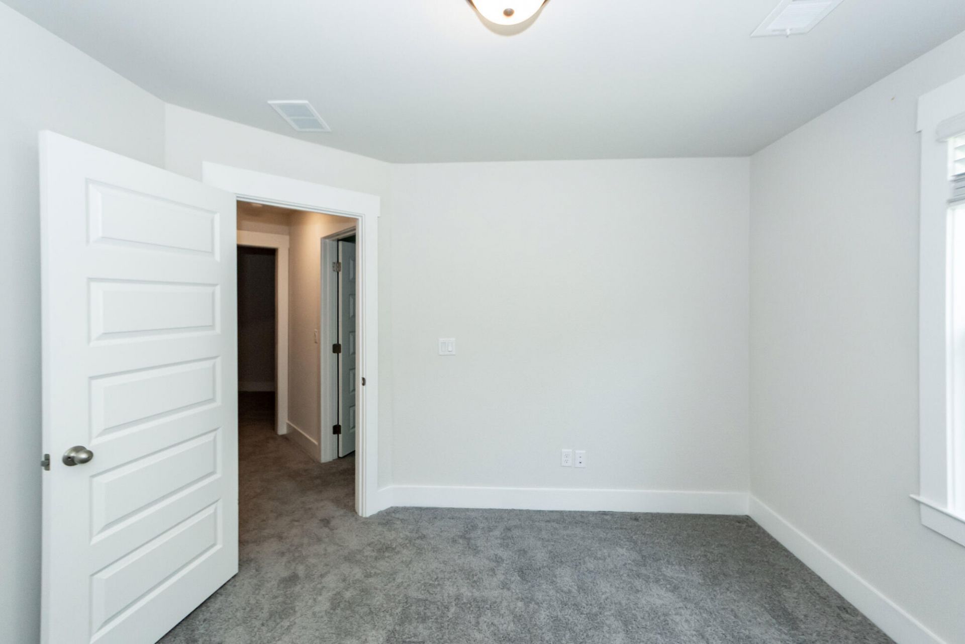 7722 Park Gate Drive Photo 33