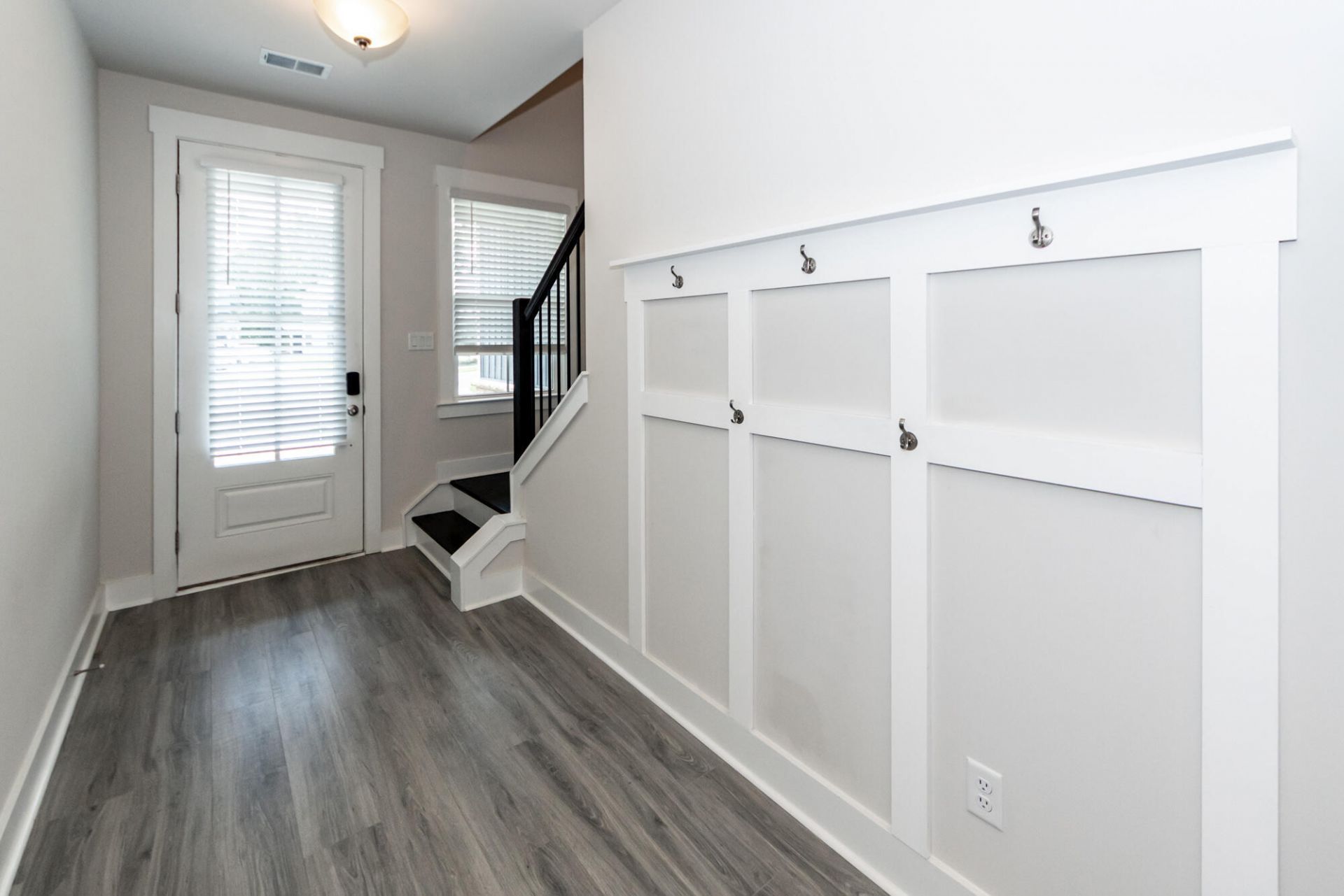 7722 Park Gate Drive Photo 5