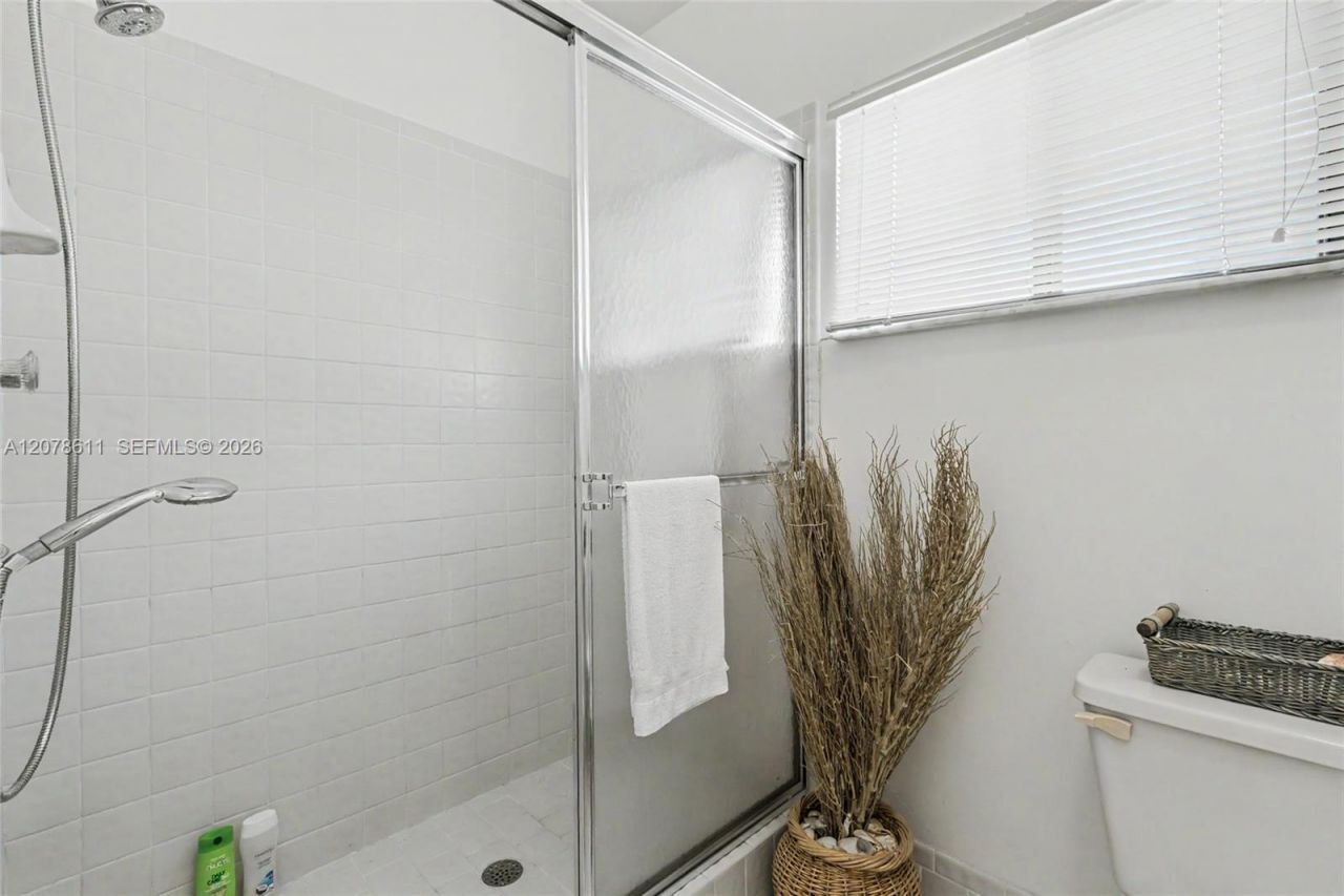 1557 N 15th Ter , Hollywood, FL 33020 Photo