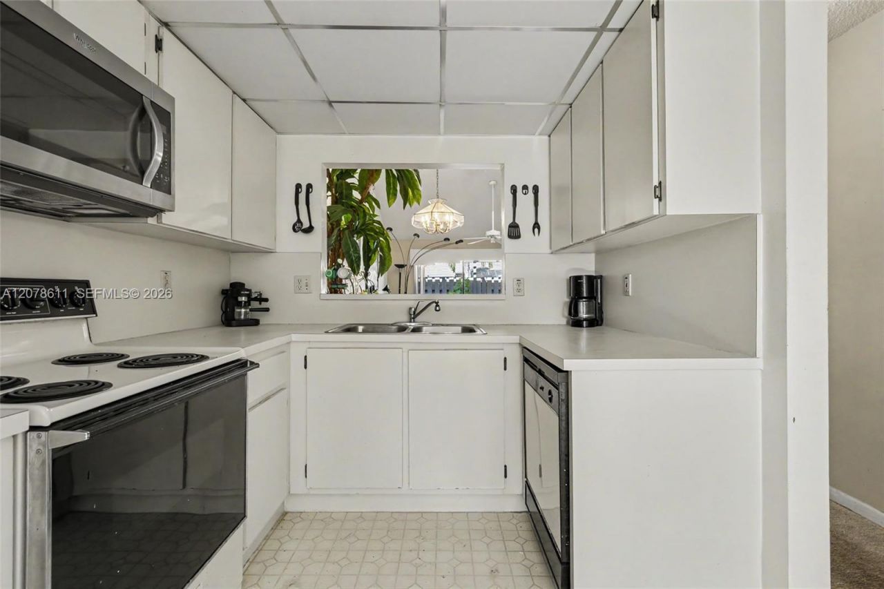 1557 N 15th Ter , Hollywood, FL 33020 Photo