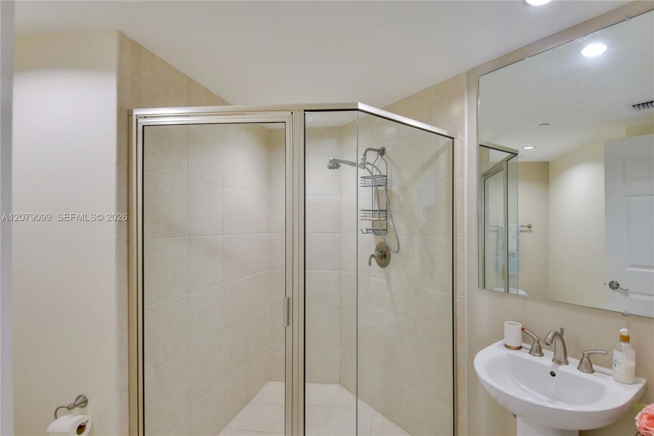 231 Riverside Dr , Unit 510-1, Daytona, FL 32117 Photo