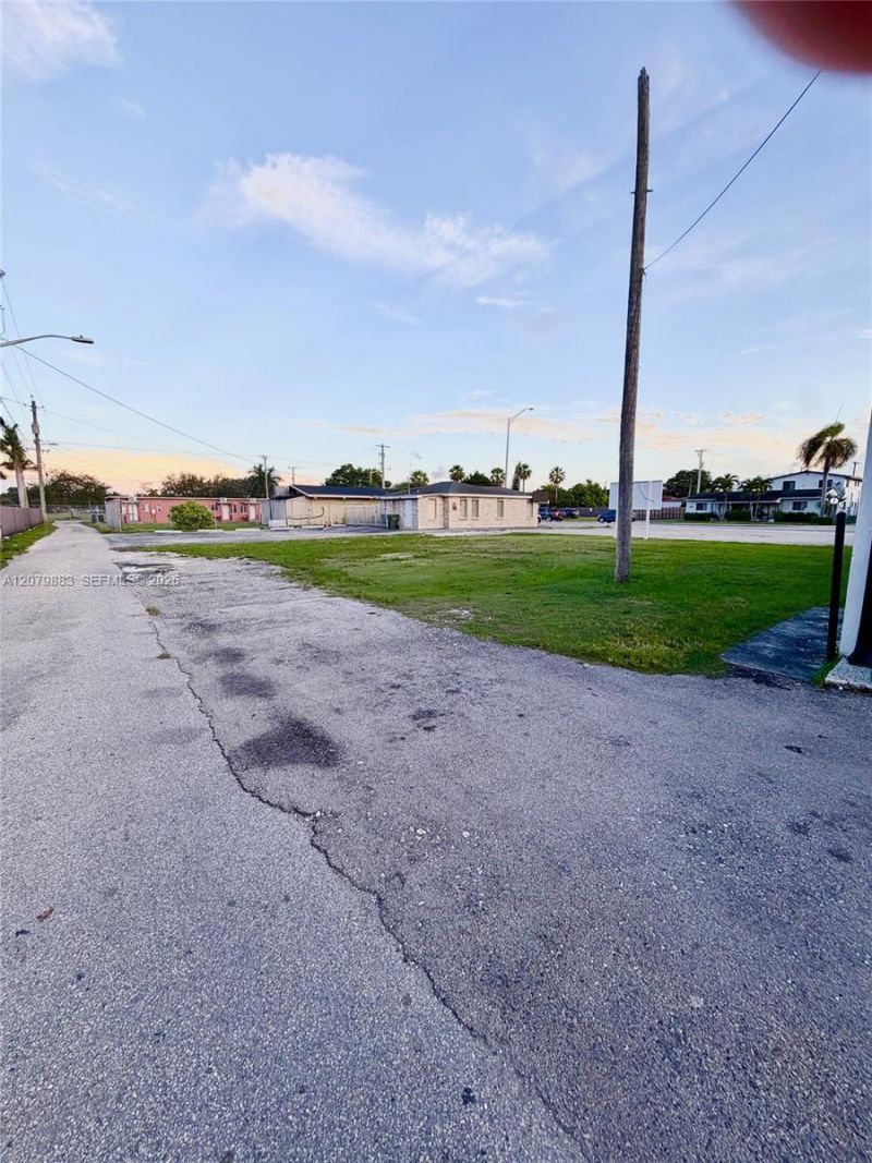 54 NW 8th St, Homestead, FL 33030 Photo