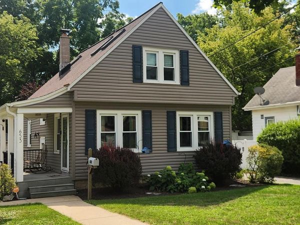 653 S Oak Park COURT, Milwaukee, WI 53214