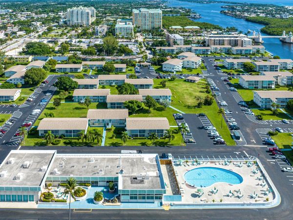 150 Horizon Street E, Boynton Beach, FL 33435