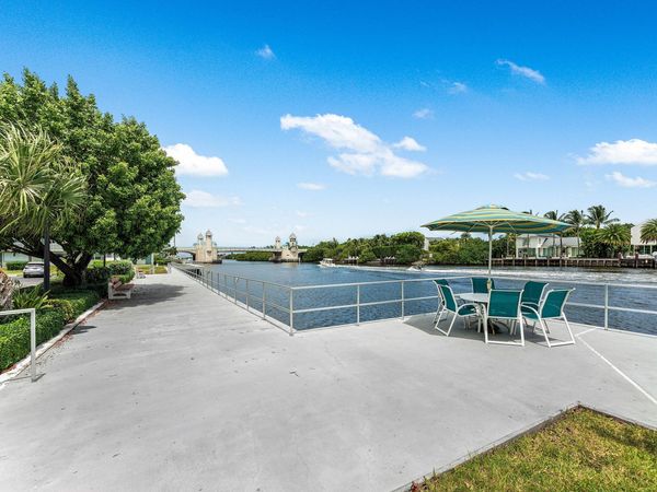 150 Horizon Street E, Boynton Beach, FL 33435