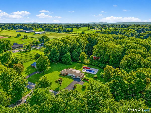 1127 East North, Suffield, CT 06078