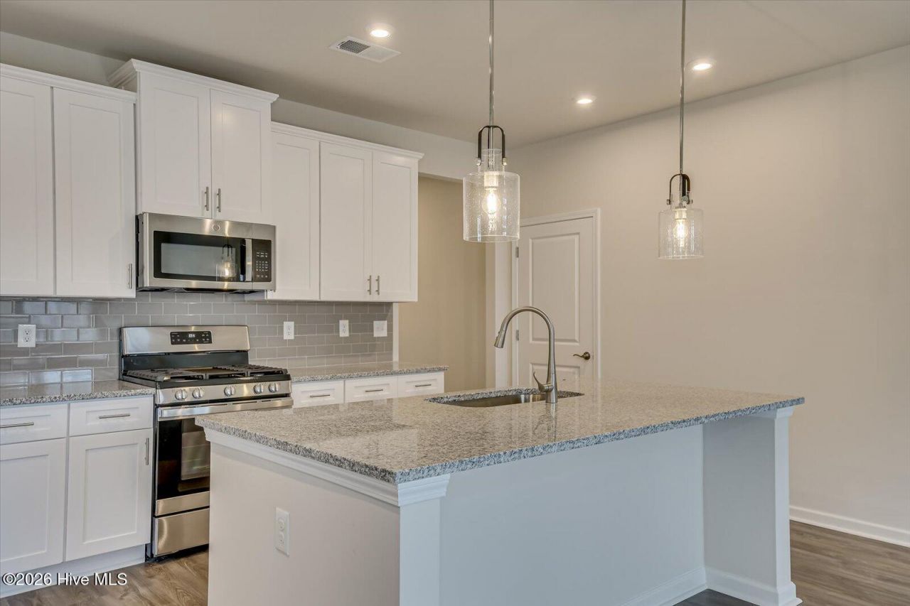 4549 Hartshorn Circle Photo 12