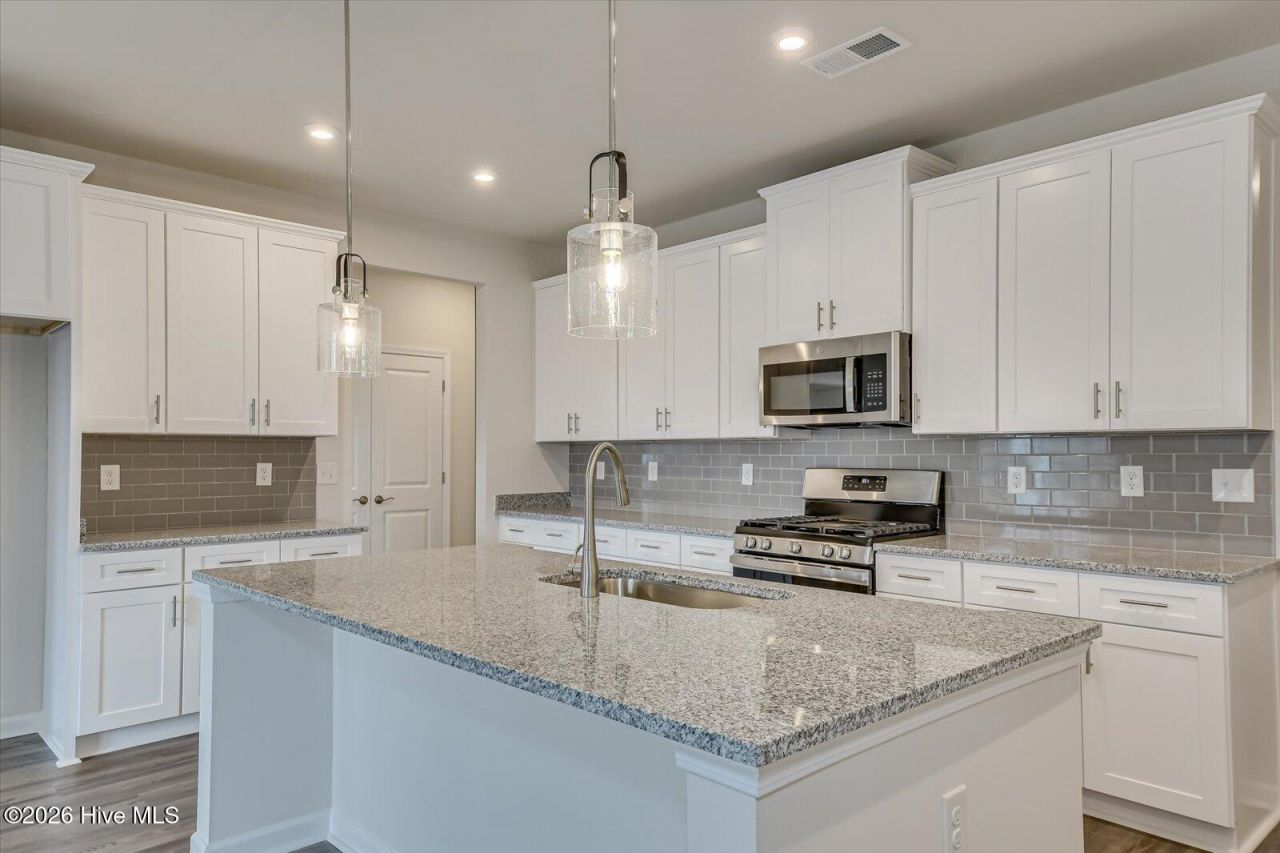 4549 Hartshorn Circle Photo 9