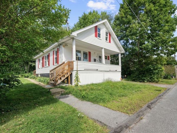 8 Wickman Dr, Gardner, MA 01440