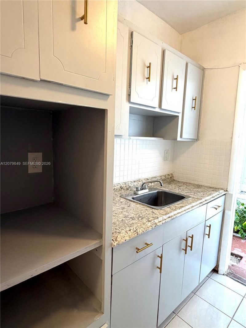 7720 Harding Ave, Unit 2, Miami Beach, FL 33141 Photo