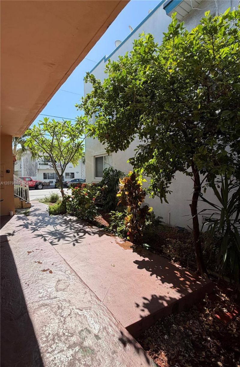 7720 Harding Ave, Unit 2, Miami Beach, FL 33141 Photo