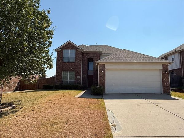 1740 Hidden Brook Drive, Grand Prairie, TX 75050