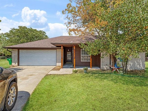 625 Linda Court, Joshua, TX 76058