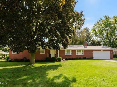 355 Rilla Road, Findlay, OH 45840