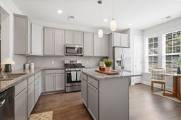 1098 Old Field Drive photo 4