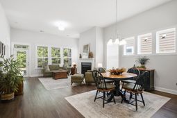 1098 Old Field Drive photo 4