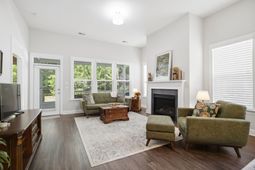 1098 Old Field Drive photo 4