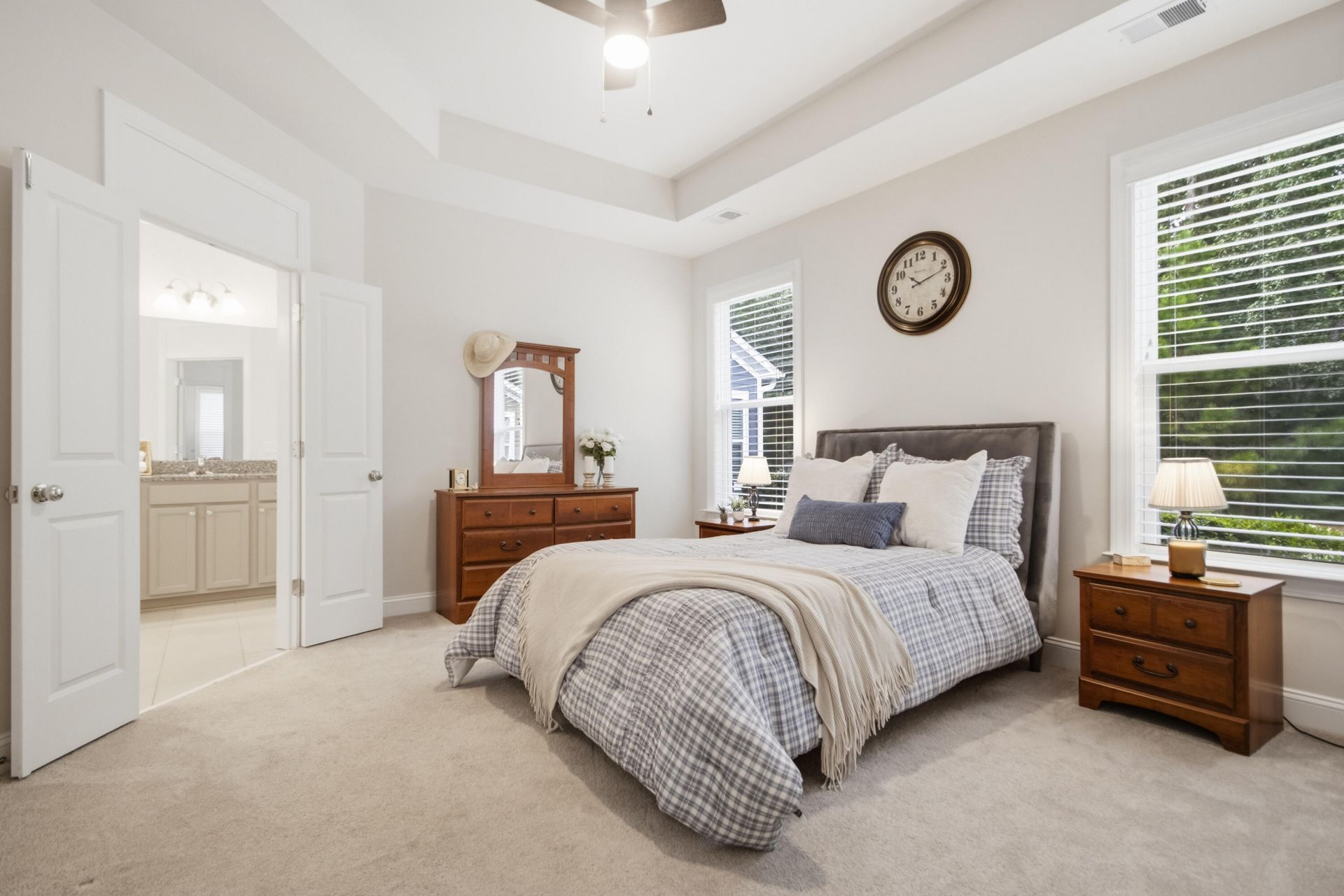 1098 Old Field Drive Photo 5