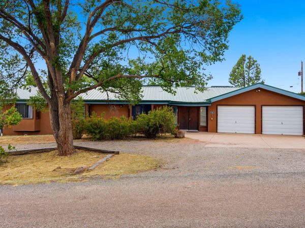 29 Corte De Canoncito , Cedar Crest, NM 87008