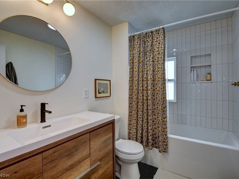 705 N Walnut Street, Dover, OH 44622 Photo 20