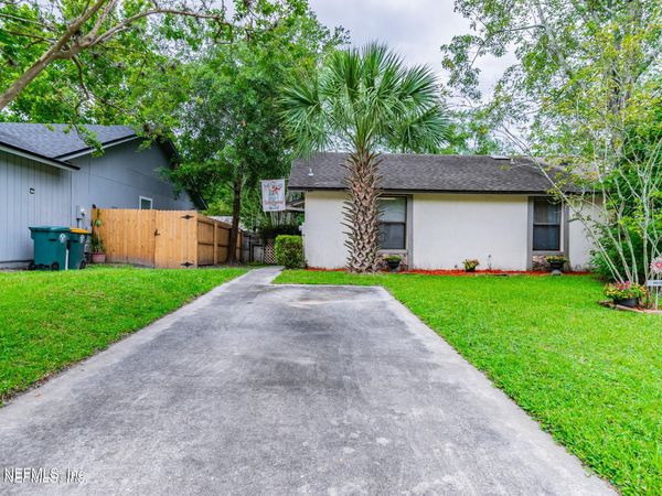 8812 CAVENDER Drive, Jacksonville, FL 32216