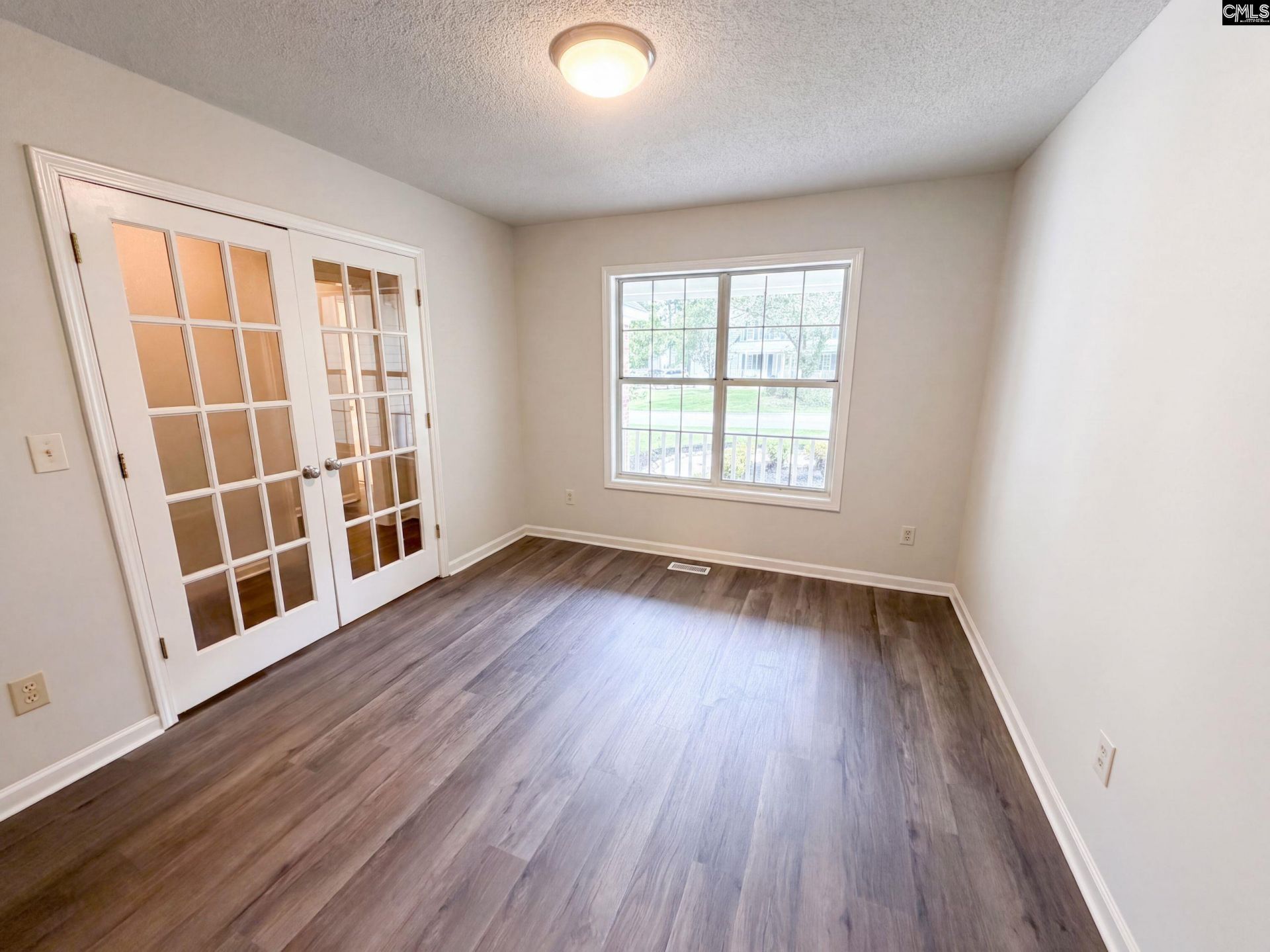 21 Glenhawk Loop  Photo 12