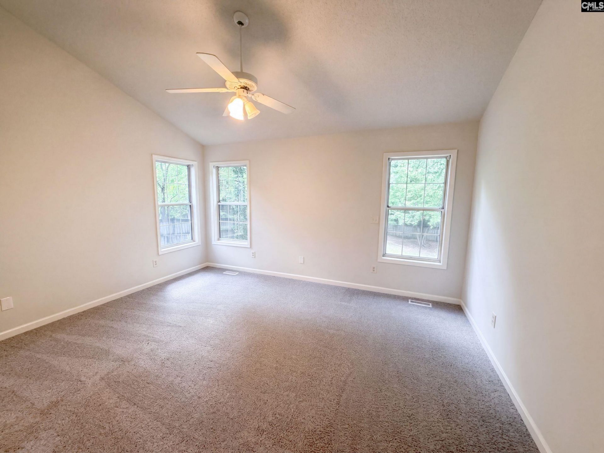 21 Glenhawk Loop  Photo 14