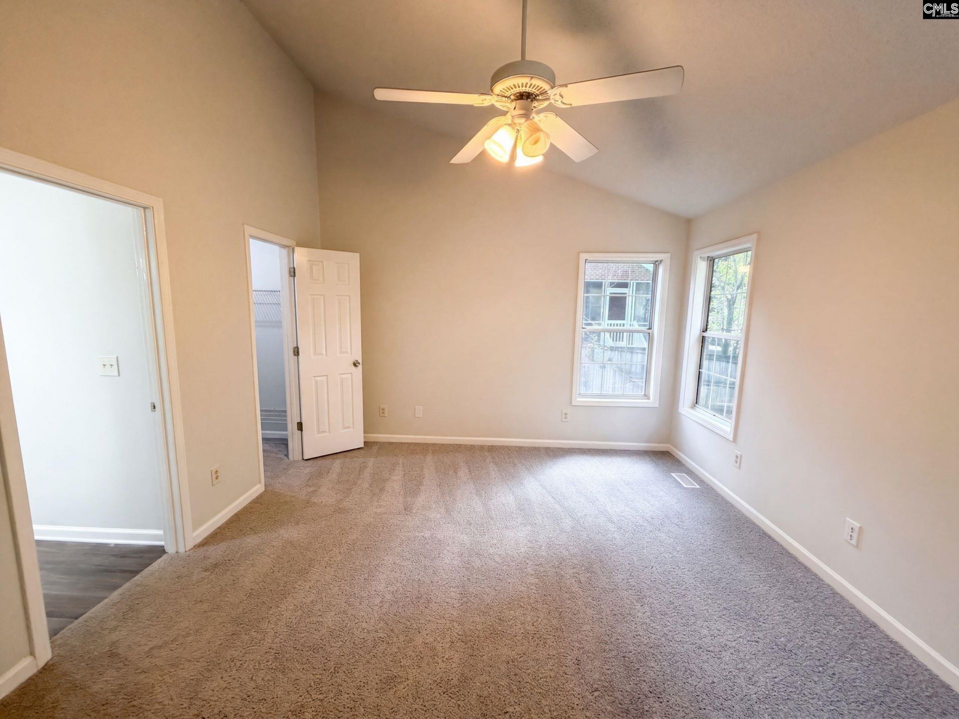 21 Glenhawk Loop  Photo 15