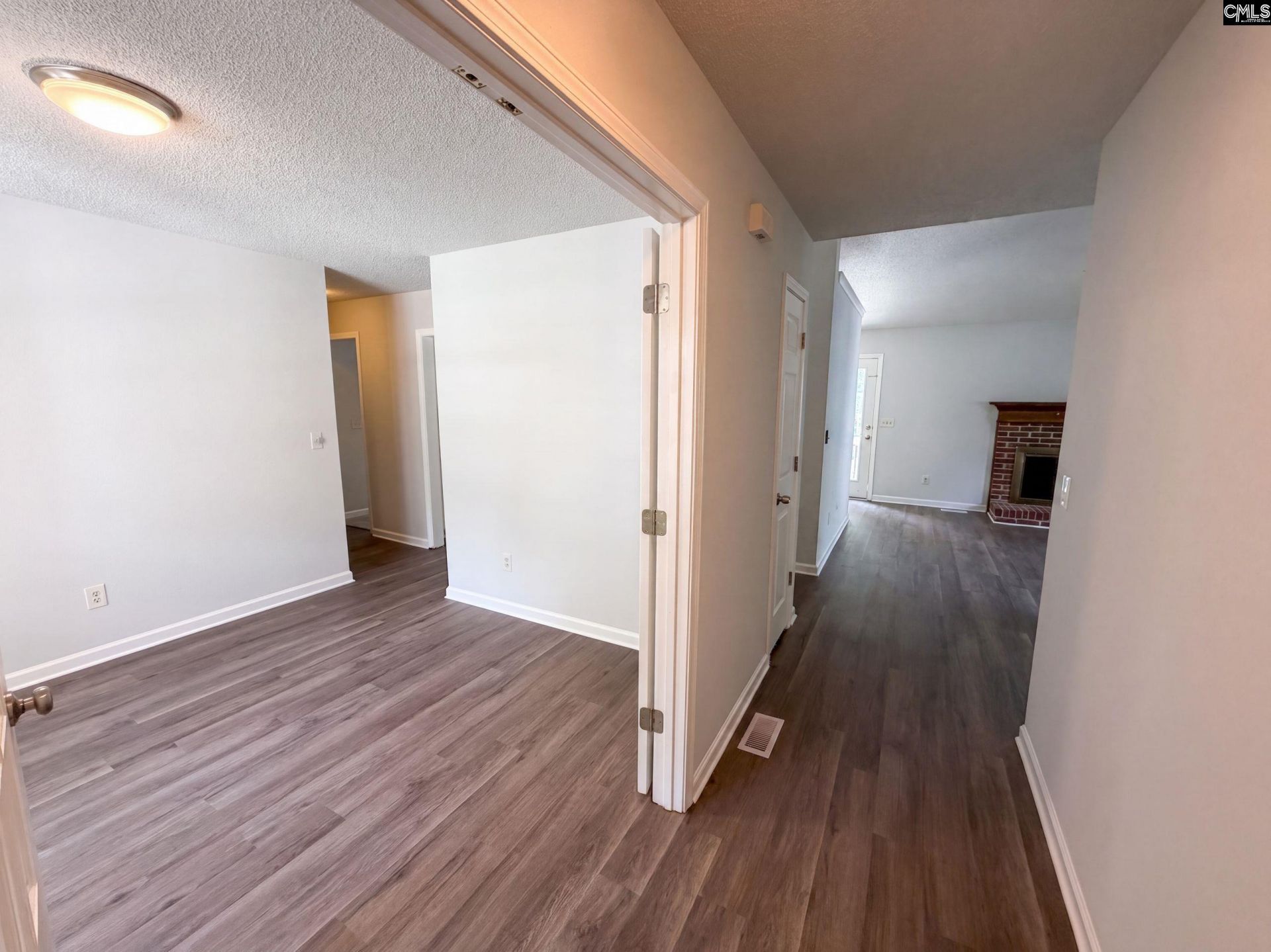 21 Glenhawk Loop  Photo 6