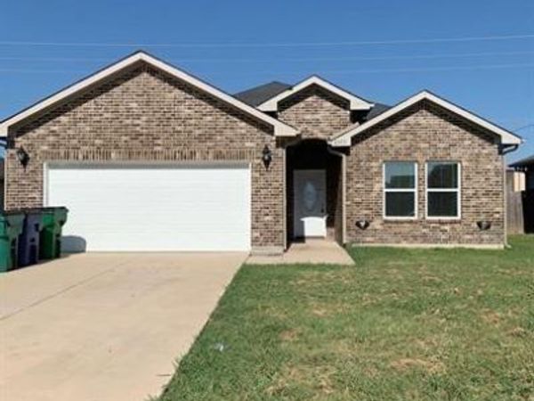 2208 Oliver Street, Greenville, TX 75401